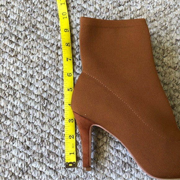 Cushionaire memory foam booties size 7 women’s excellently condition 3” heel - Picture 8 of 8